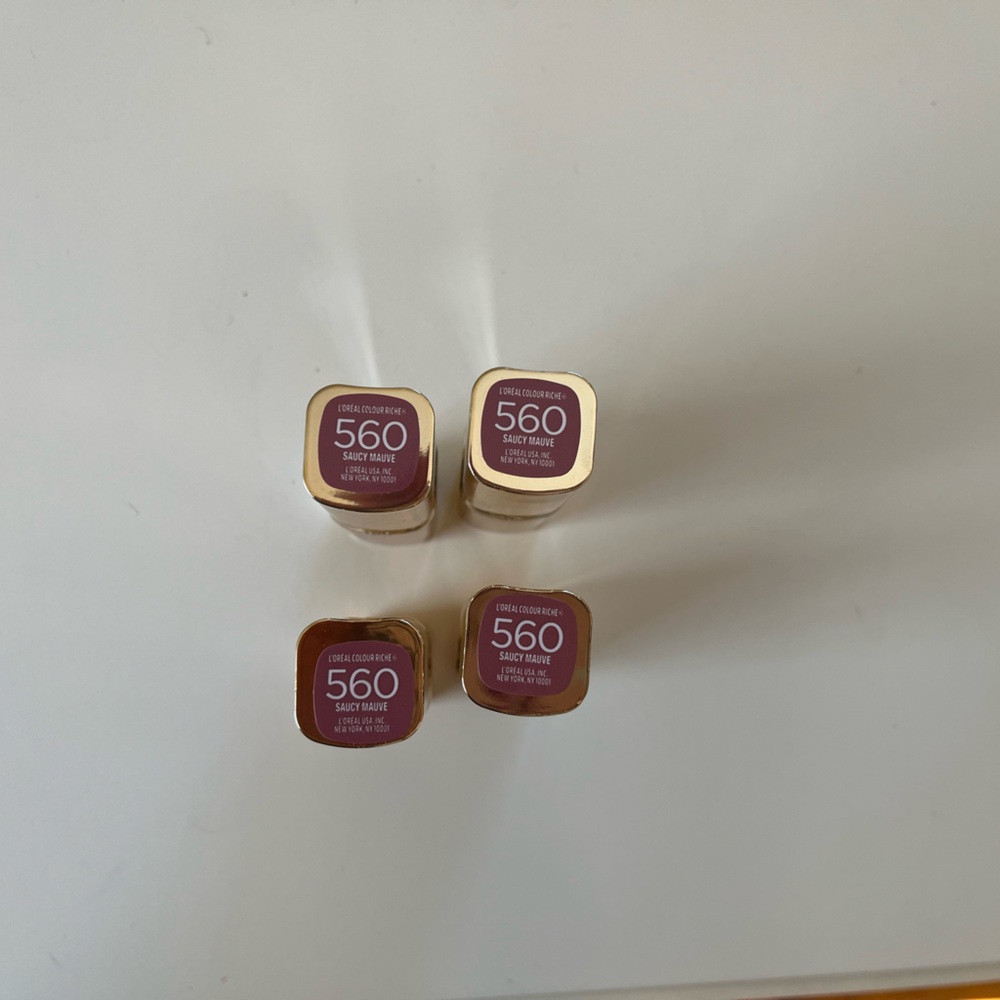 4 New L’Oréal Colour Riche Paris Lipstick 560 Saucy Mauve